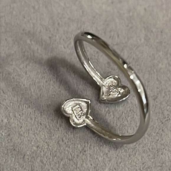 14K White Gold 2 Heart 💕 Ring NWOT - Picture 4 of 4